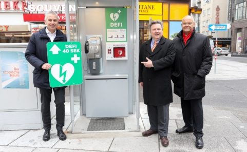 Wiener Telefonzelle mit Defibrillator gegen plötzlicher Herztod