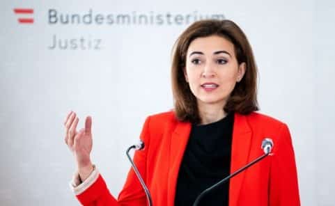 Justizministerin Alma Zadic will Gesetzesentwürfe gegen korrupte Politiker ausarbeiten