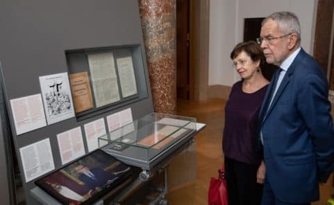 Bundespräsident Alexander Van der Bellen und Doris Schmidauer im Haus der Geschichte