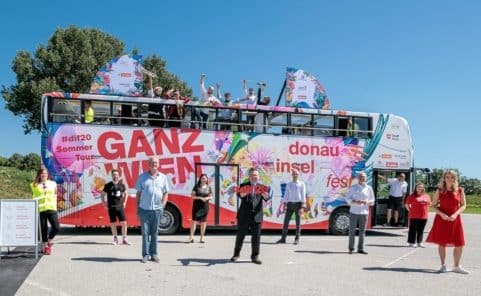 Michael Ludwig und Donauinselfest-Tour Mitarbeiter beim ersten Pop-up Konzert auf der Donauinsel