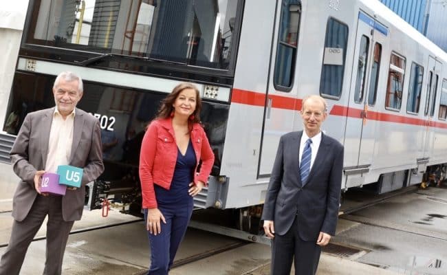 Präsentation des ersten neuen X-Wagen U-Bahn Zug im Siemens Werk Simmering