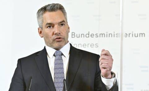 Innenminister Nehammer gesteht Fehler bei Terrorprävention ein