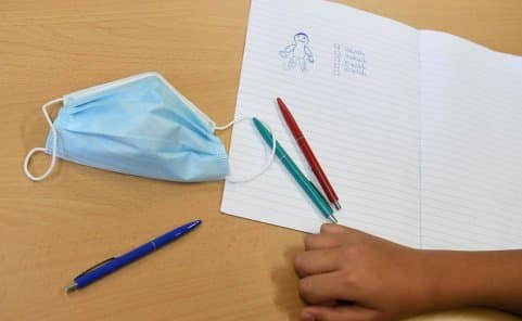 Eltern ziehen wegen Maskenpflicht für Kinder an Schulen vor VfGH