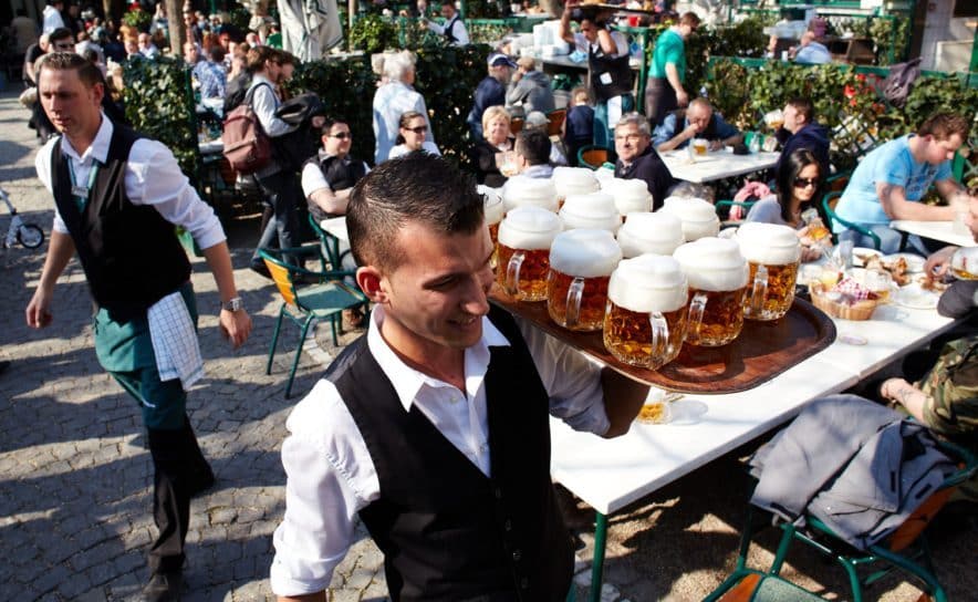 Schweizerhaus Gastgarten im Wiener Prater