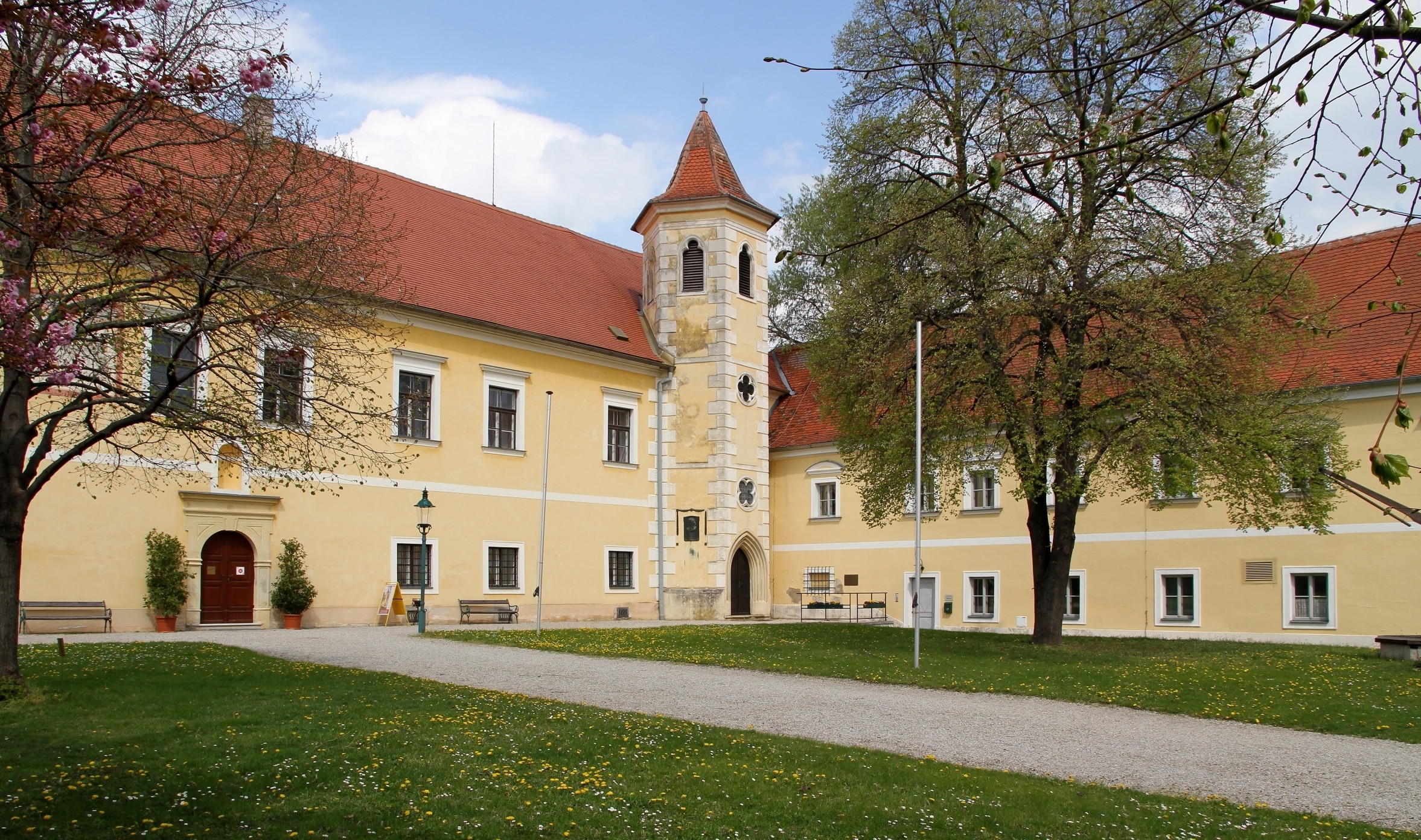 Schloss Atzenbrugg in Niederösterreich beherbergt ein Franz Schubert Museum.