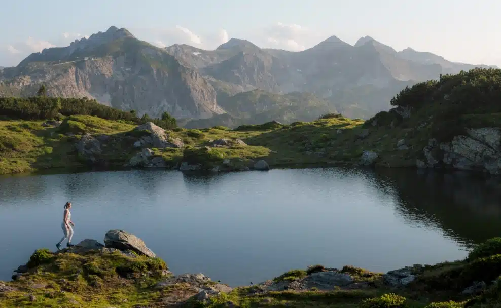 Glasklarer Bergsee in Obertauern.