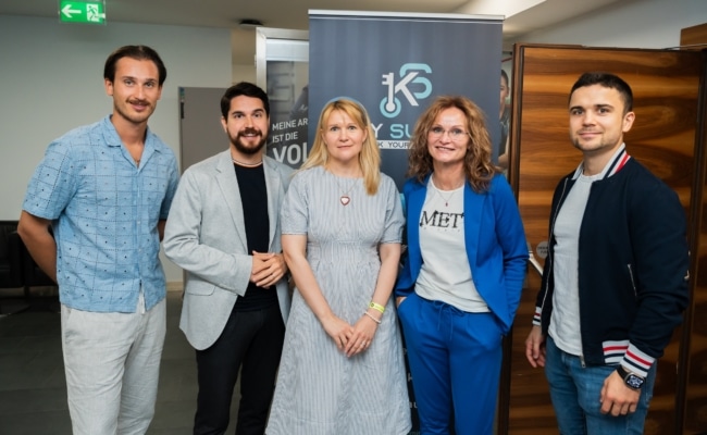 Daniel Schmöltzer, Kambis Kohansal Vajargah (stv. BGF der WKÖ Gründerservices), Larissa Kravitz (Finanzexpertin), Elisabeth Proksch (Unternehmensberaterin), Colin Michel.