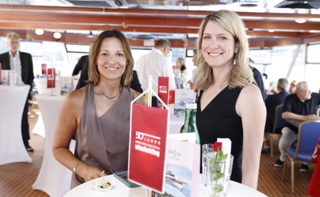 Beatrice Cox-Riesenfelder und Sara Grasel schauten „Mit allen Wassern gewaschen – an Bord der DDSG“.