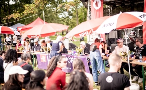 Das Volksstimmefest ist ein zweitägiges Gratis-Open-Air der KPÖ mit Musik, Kinderprogramm, Essen und Politik.