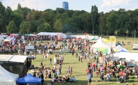 Das Volksstimmefest ist ein zweitägiges Gratis-Open-Air der KPÖ mit Musik, Kinderprogramm, Essen und Politik.