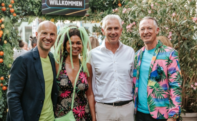 Alexander Leitner von Goldbach Austria, Sandra Callender, Franz Solta (Gewista) und Josef Almer beim Sommerfest 2024.