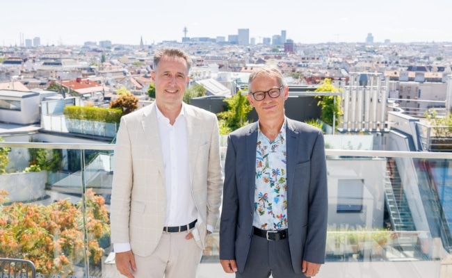 Markus Grießler und Oliver Fritz präsentierten die Studie "Summer in the City 2024". WK Wien: Jeder fünfte Wiener bleibt im Urlaub lieber daheim