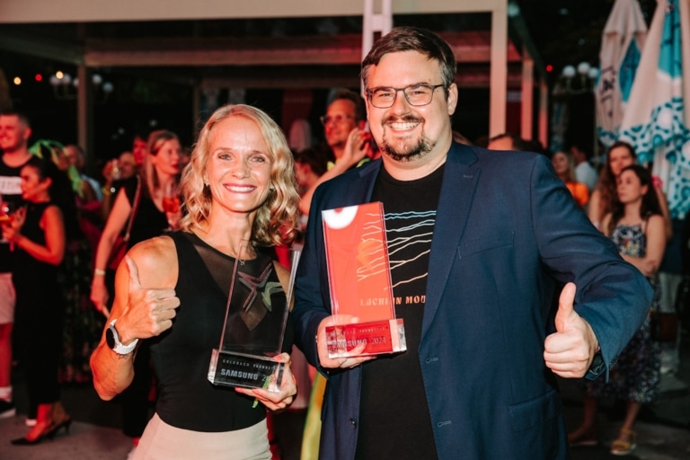 Joseph Aberl und Petra Müller (Samsung) beim Goldbach Austria Sommerfest 2024.