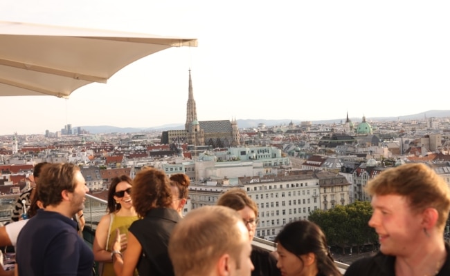 Das "Juwel Wien" im Media Tower war Schauplatz des iab Austria Sommerfests.