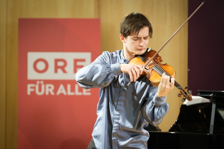 Geiger Leonhard Baumgartner gewann den „Eurovision Young Musicians 2024“ in Bodø, Norwegen.