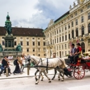 Jeder fünfte Wiener bleibt laut WKW-Studie „Summer in the City 2024“ im Sommerurlaub lieber daheim.