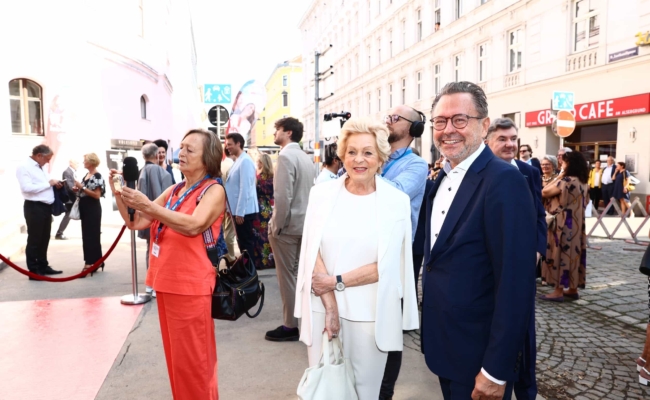 Ingeborg Serafin und Alexander Wrabetz während der Musiktheaterpreis 2024.