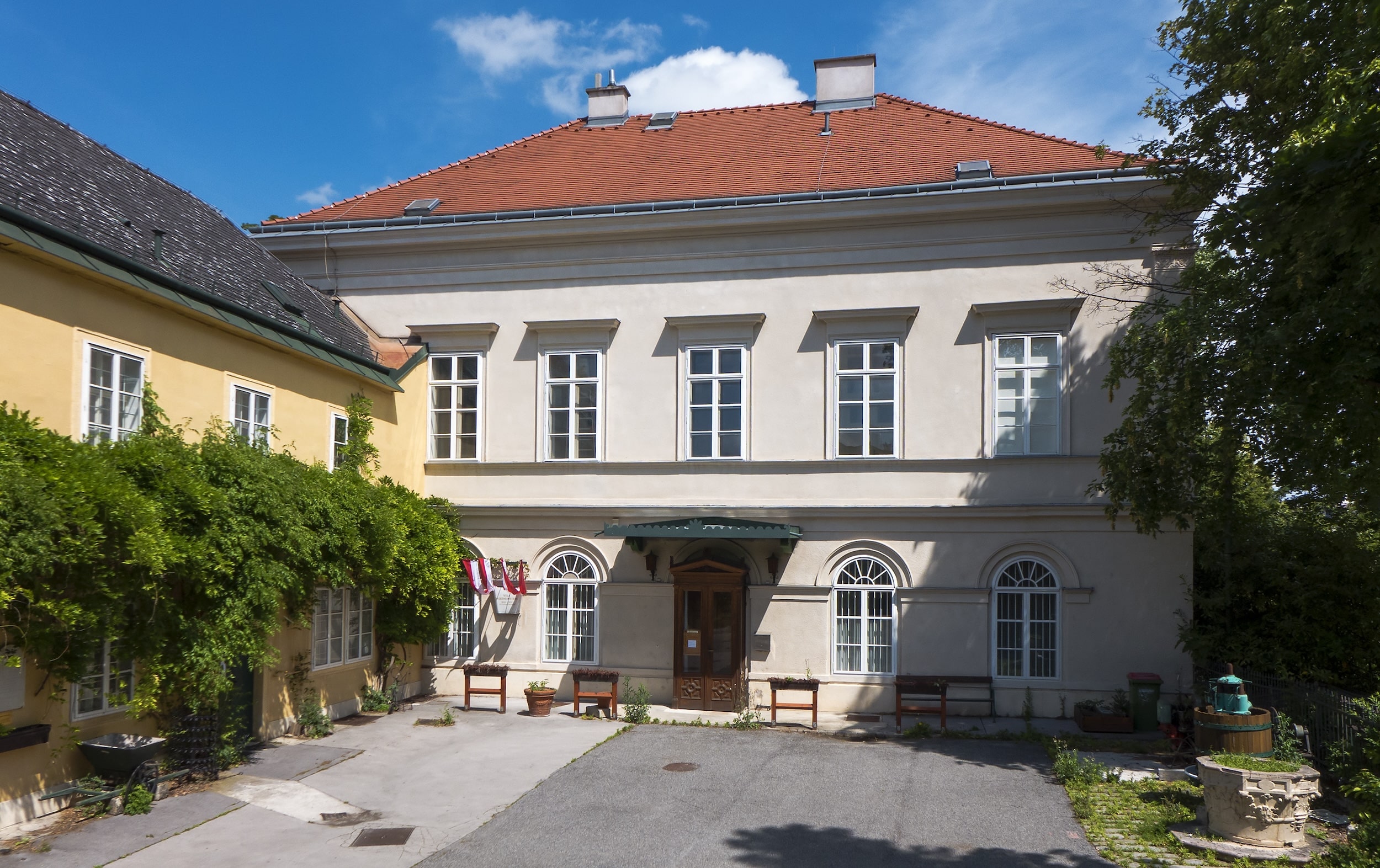 Das Bezirksmuseum Döbling ist ein Museum im Wertheimsteinpark im 19. Wiener Gemeindebezirk Döbling.