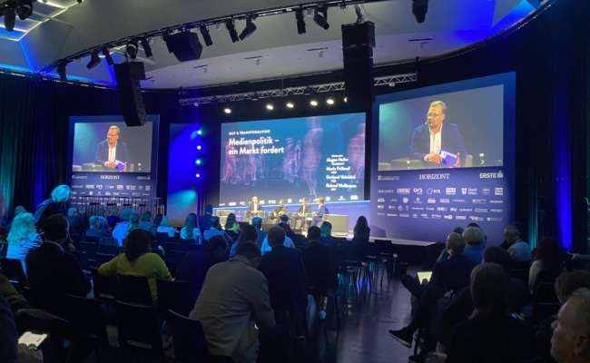 Jürgen Hofer von Horizont Österreich bei einer Diskussion während der Österreichischen Medientage 2024.