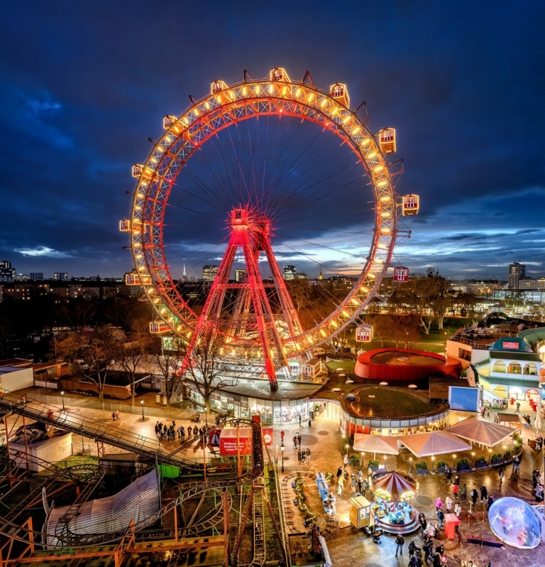 Der Wintermarkt bietet eine Kombination aus Musik, Kulinarik und Prater-Attraktionen.